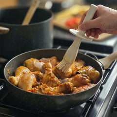use oil brush to brush oil on the fried chicken