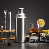 Juego de cocteleras YARRAMATE de 8 piezas de 24 oz con colador incorporado - Kit de coctelera premium de acero inoxidable con aislamiento al vacío para Martini