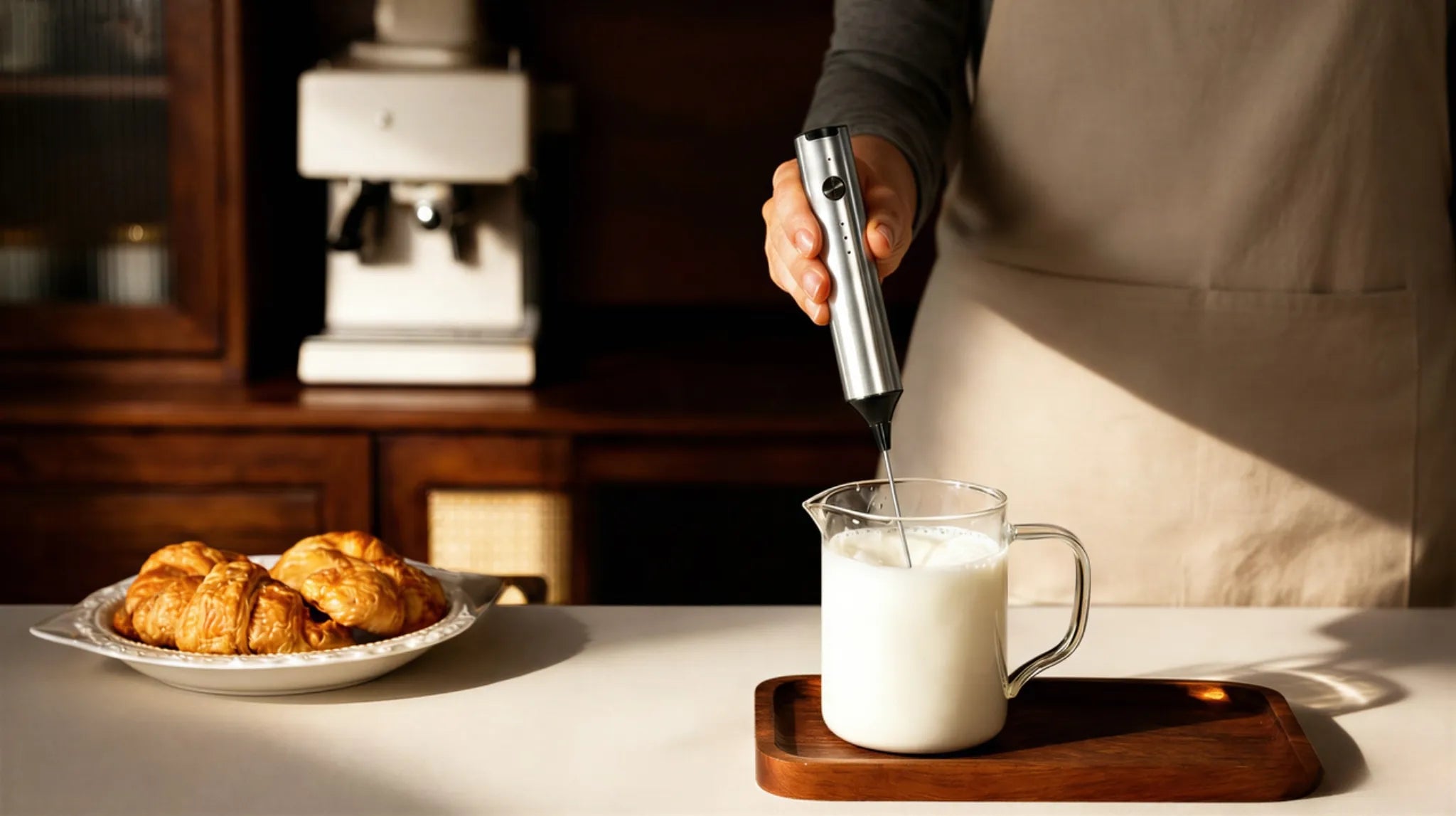 froth milk with yarramate 3 speed milk frother wand
