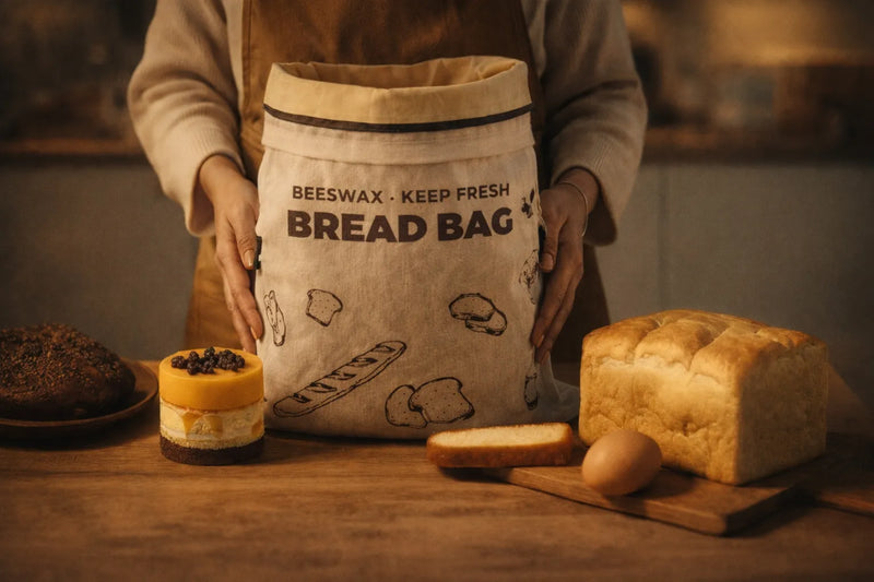 A person holding yarramate Bread Bag placed it on the table